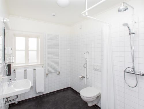 Standard Bathroom