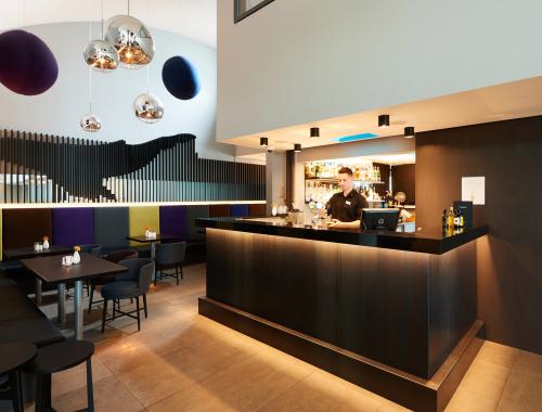 Hotel Bar